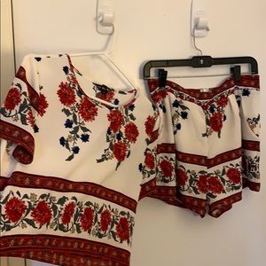 Matching piece set shirt & shorts